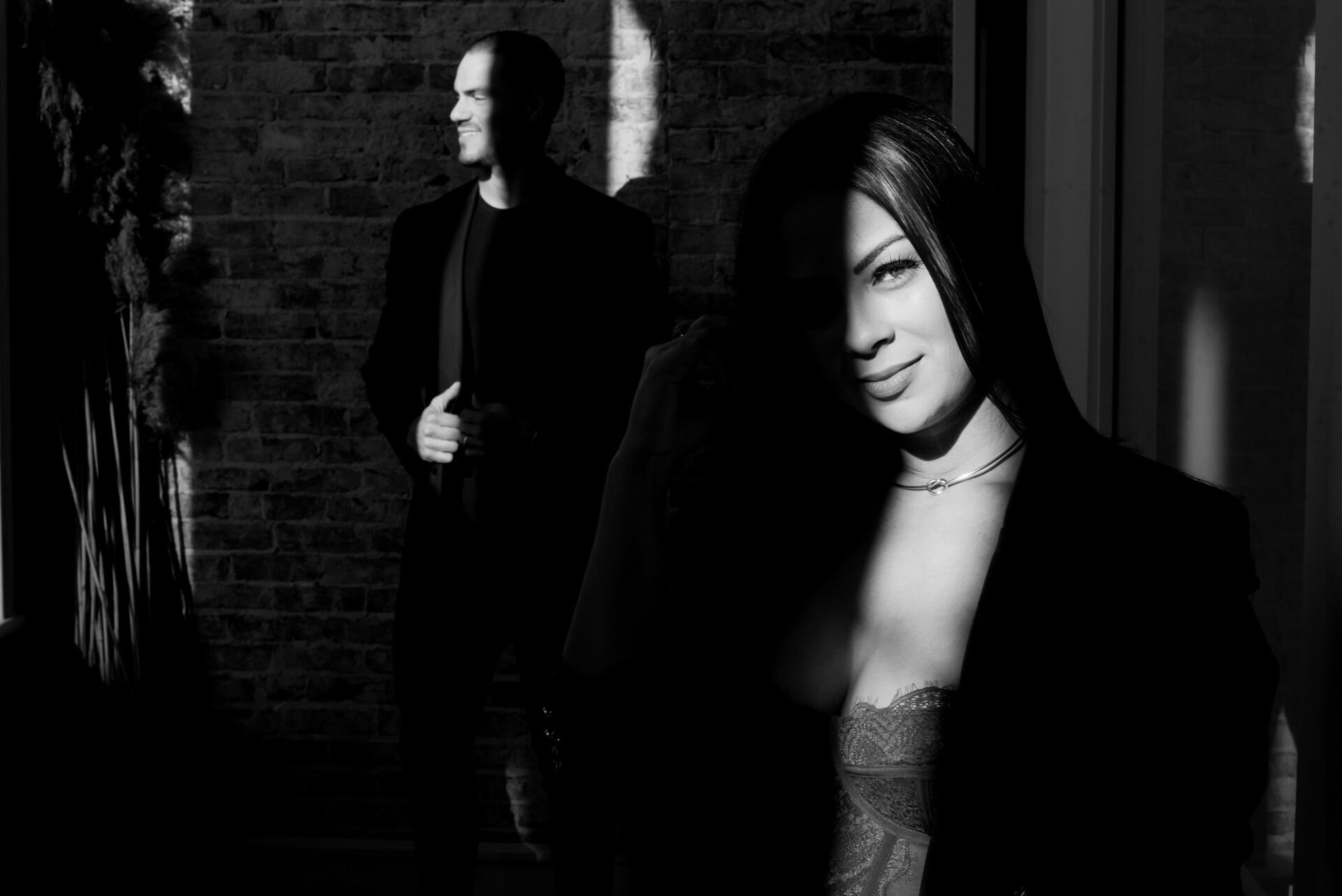 Foto Capturando a Essência do Amor em Massachusetts: Sessão Fotográfica de casal em Estúdio com Tatiana e Miguel - Imagem 10