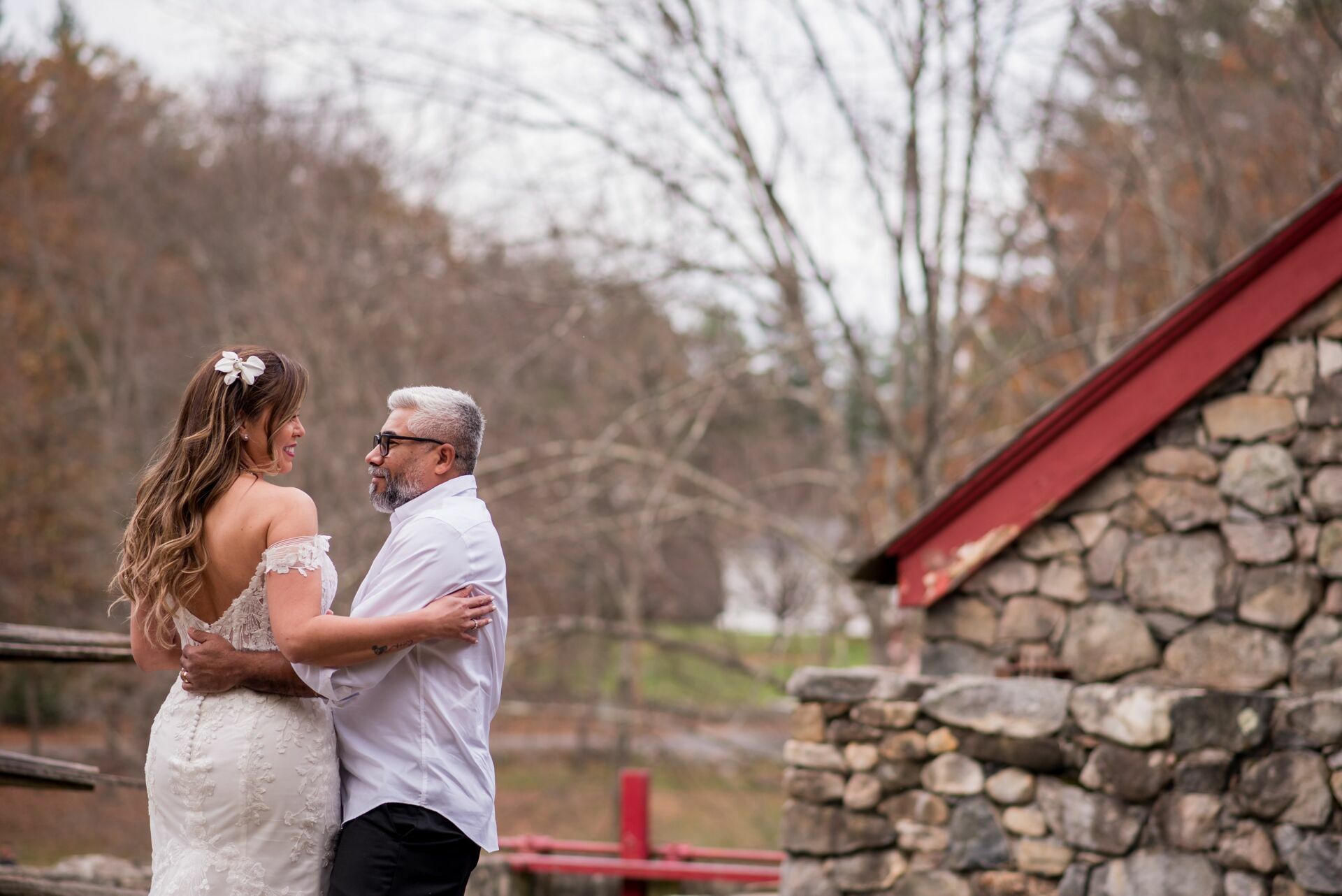 Foto Trash The Dress no Moinho de Sudbury: Uma Sessão Fotográfica Pós-Casamento Inesquecível Foto Trash The Dress no Moinho de Sudbury: Uma Sessão Fotográfica Pós-Casamento Inesquecível - Imagem 14
