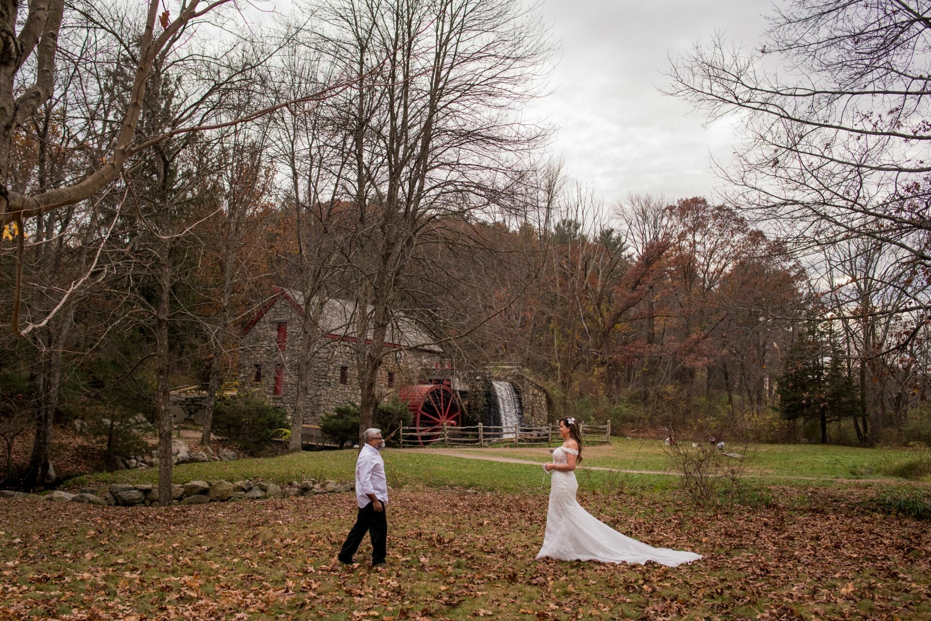 Foto Trash The Dress no Moinho de Sudbury: Uma Sessão Fotográfica Pós-Casamento Inesquecível Foto Trash The Dress no Moinho de Sudbury: Uma Sessão Fotográfica Pós-Casamento Inesquecível - Imagem 26