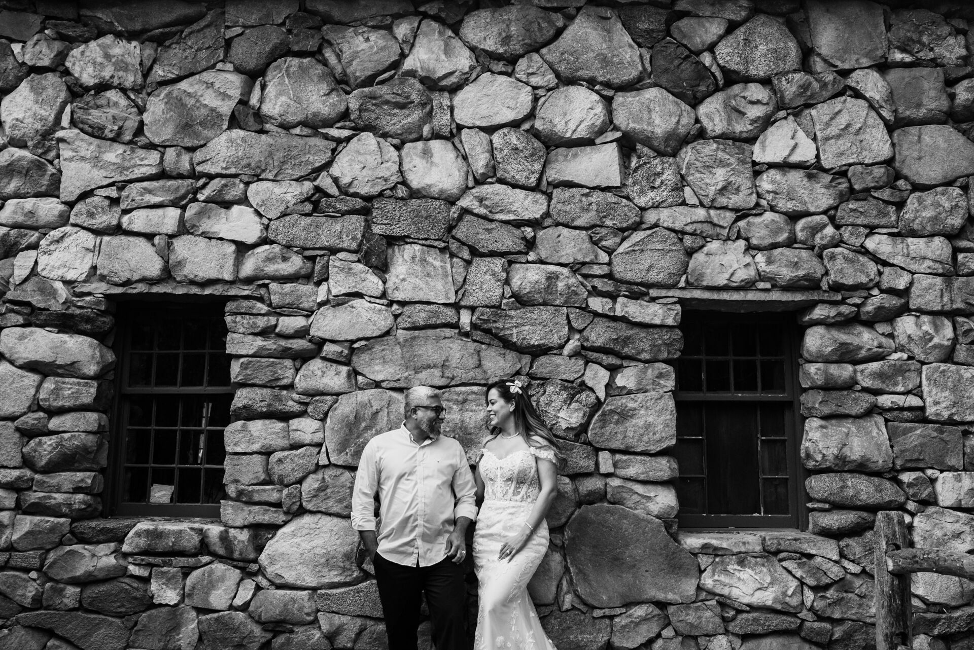 Foto Trash The Dress no Moinho de Sudbury: Uma Sessão Fotográfica Pós-Casamento Inesquecível Foto Trash The Dress no Moinho de Sudbury: Uma Sessão Fotográfica Pós-Casamento Inesquecível - Imagem 22