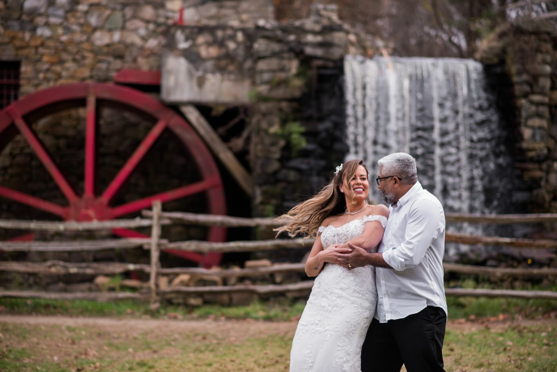 Foto Trash The Dress no Moinho de Sudbury: Uma Sessão Fotográfica Pós-Casamento Inesquecível Foto Trash The Dress no Moinho de Sudbury: Uma Sessão Fotográfica Pós-Casamento Inesquecível - Imagem 24