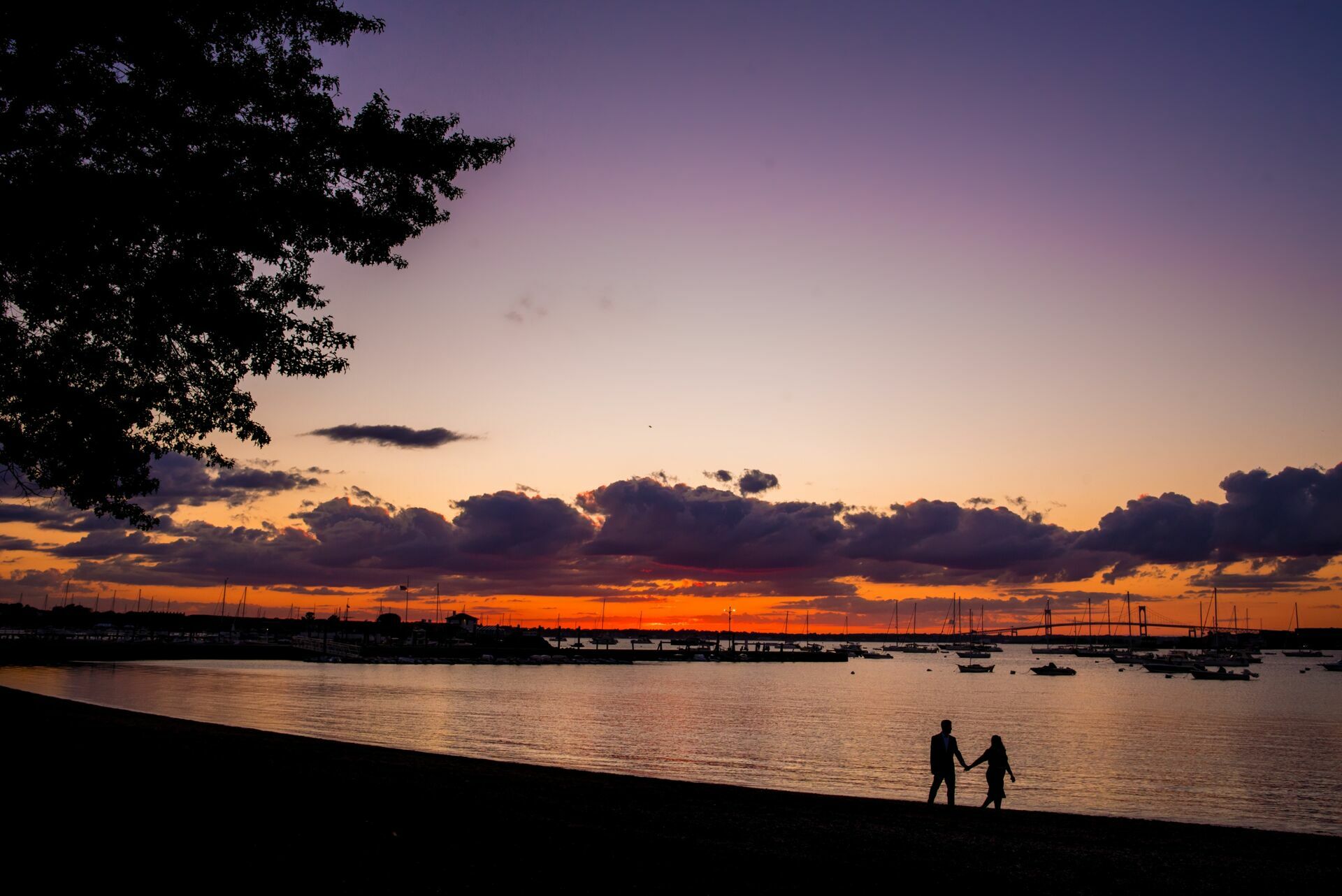 Foto Celebrando uma Década de Amor:  Bodas de 10 Anos de Mary e Robson em Newport, RI - Imagem 21